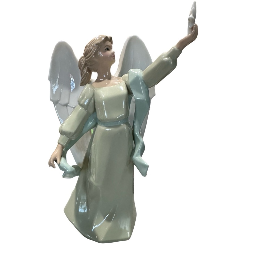 Vintage Hallmark Elegant Grace 8” Angel Figurine in Cream and White BT7